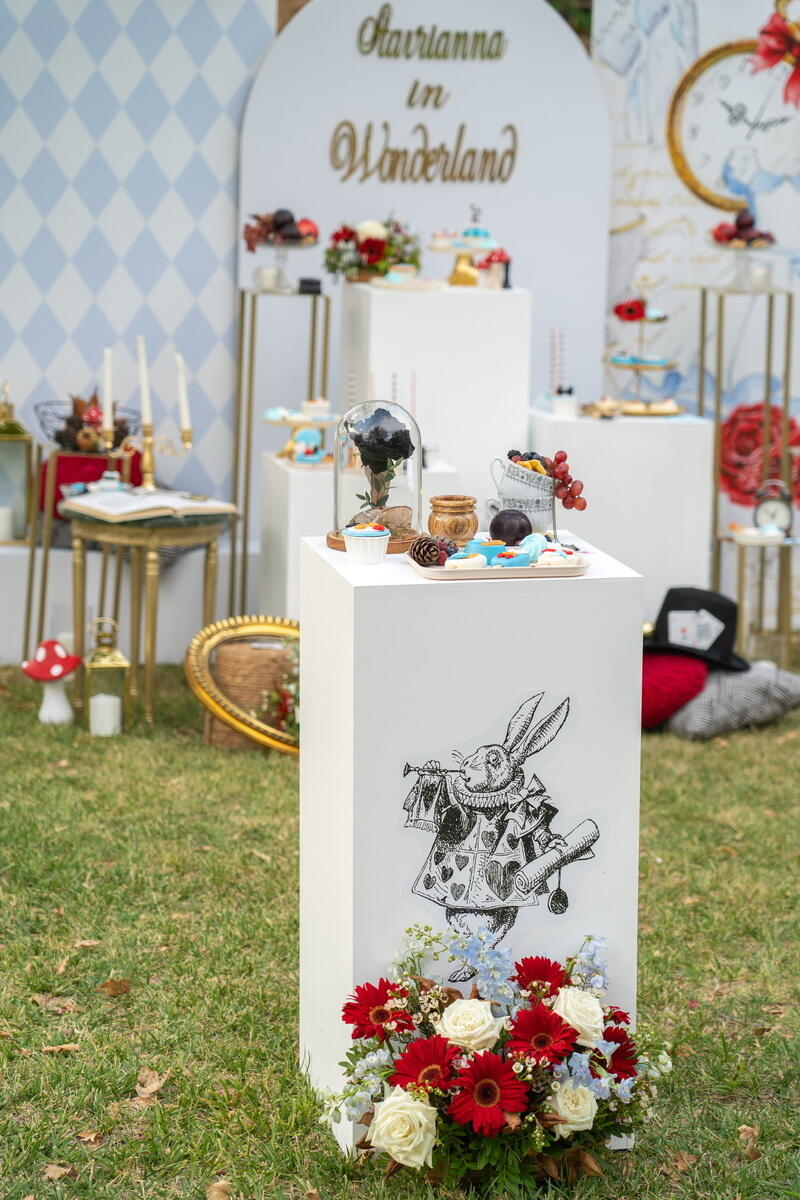 Stavrianna in Wonderland